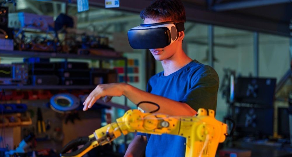 Smart Factories Drive the Future of Manufacturing