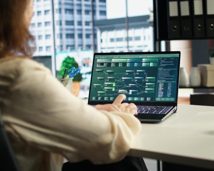 Hybrid Cloud Management Platforms Simplify Multi-Environment Operations