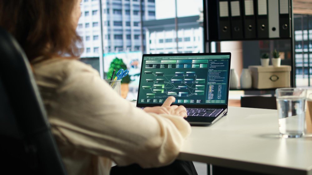 hybrid-cloud-management-platforms-simplify-multi-environment-operations